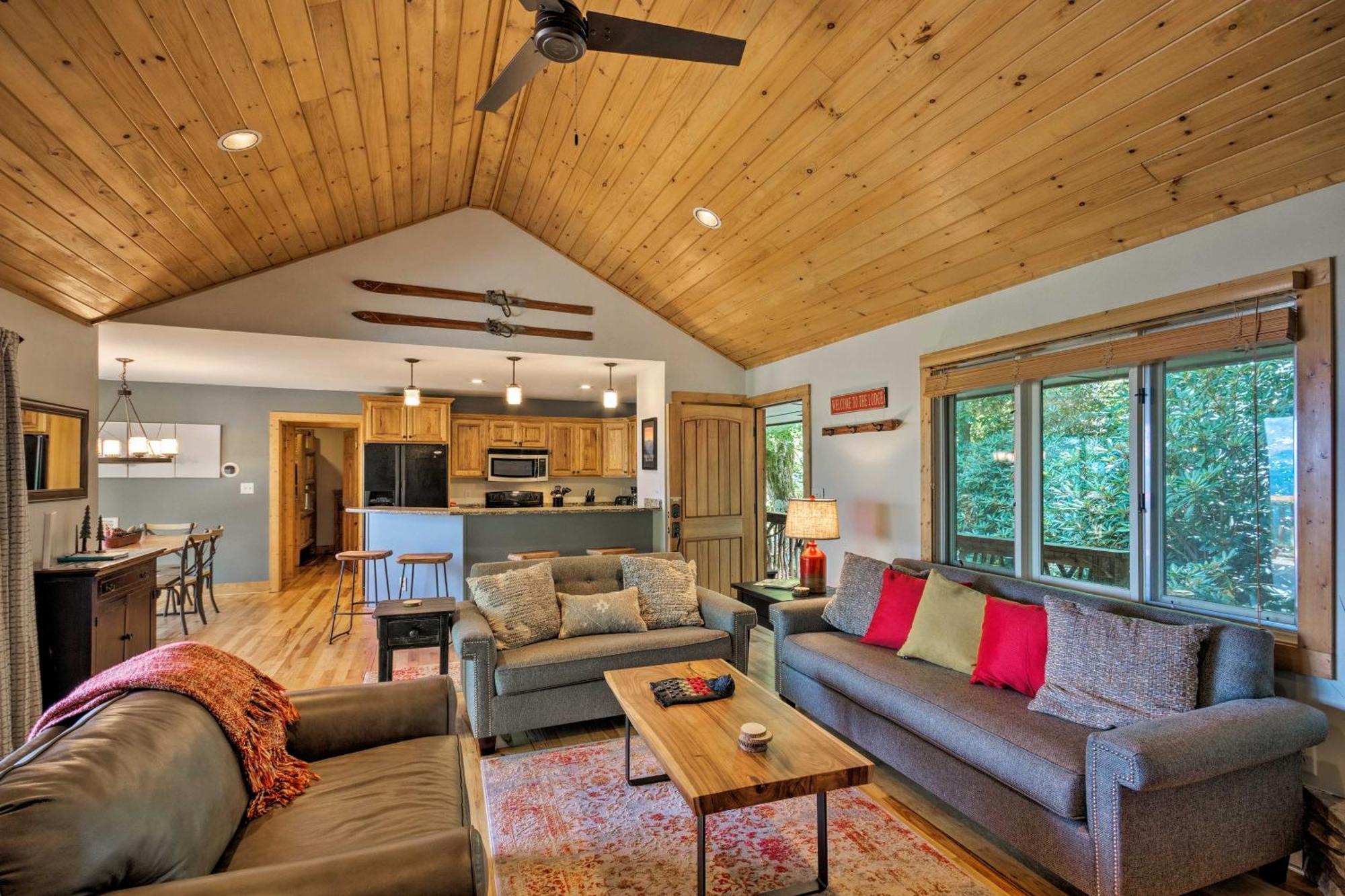 Cabin With Hot Tub And Mountain Views Less Than 5 Mi To Boone Блоуинг-Рок Экстерьер фото