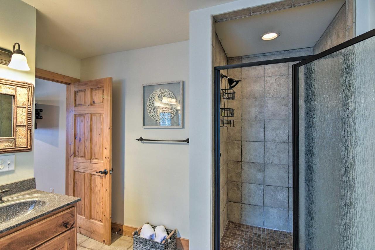 Cabin With Hot Tub And Mountain Views Less Than 5 Mi To Boone Блоуинг-Рок Экстерьер фото